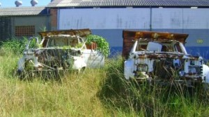 lote-vago-e-carros-abandonados
