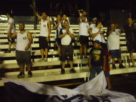 Após o jogo a torcida Pavilhão Alvi-negro protestando contra o técnico Luiz Eduardo