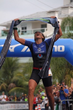 Ariane Monticeli (Brasil, Esporte Clube Pinheiros), Melhor marca em Ironman: 8:59:08 - Florianópolis, mai/15 (Recorde Sul-Americano)